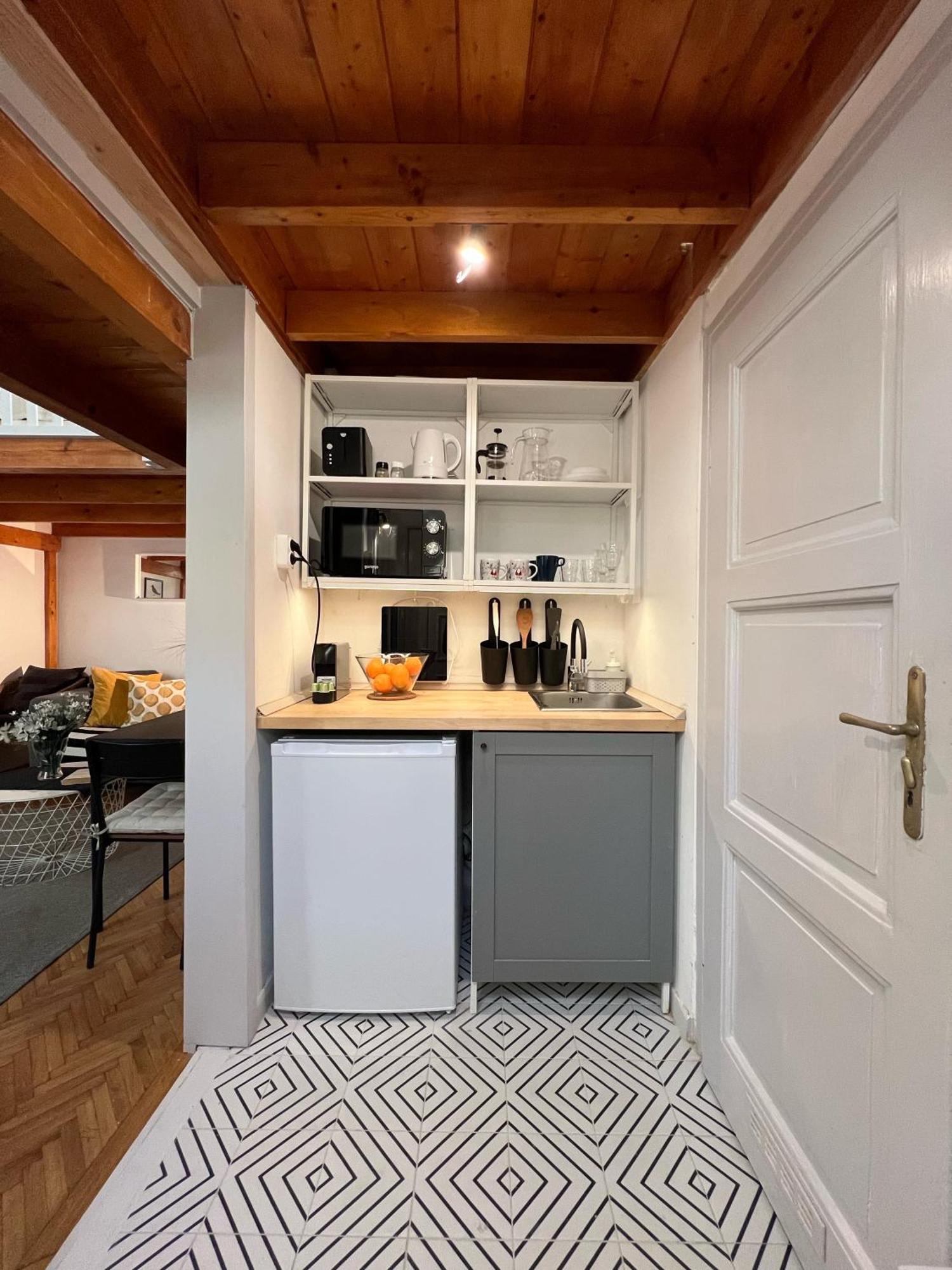 Lovely Little Loft Studio In The Heart Of Budapest Budapeste Exterior foto