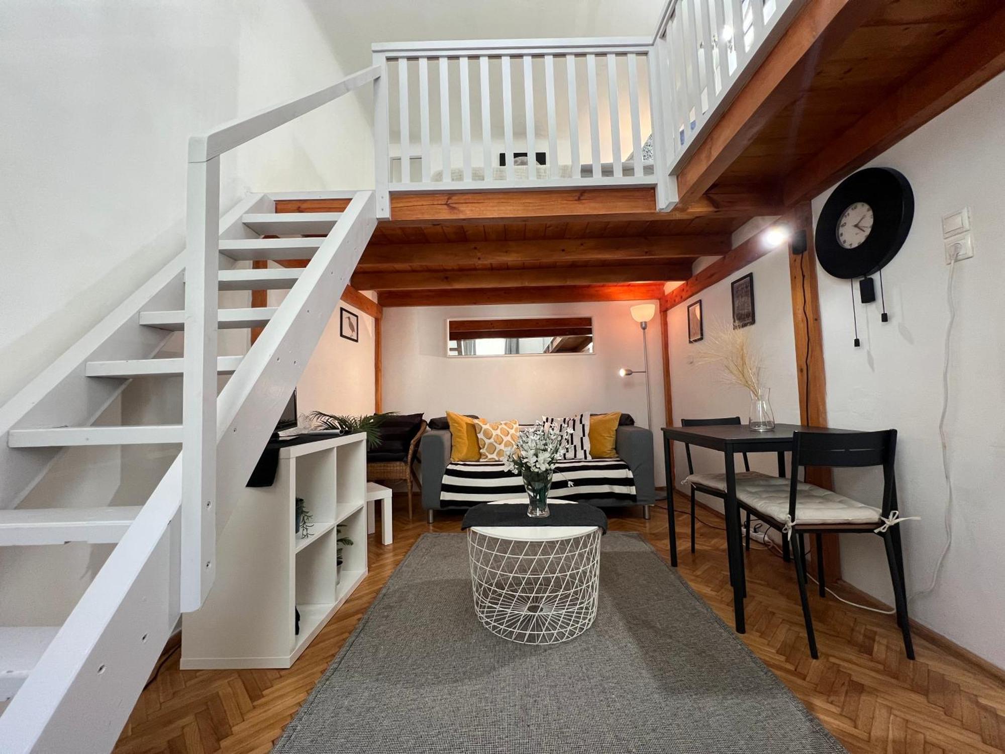 Lovely Little Loft Studio In The Heart Of Budapest Budapeste Exterior foto